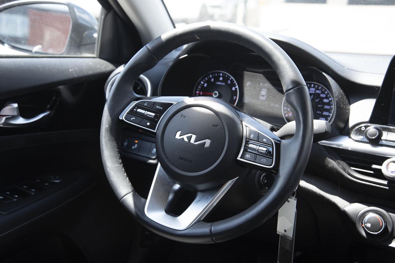 2023 Kia Forte EX Photo