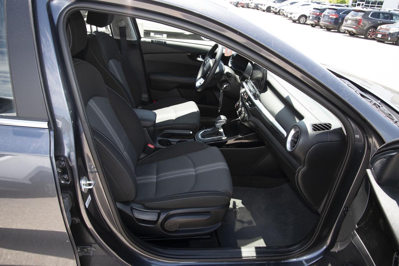 2023 Kia Forte EX Photo