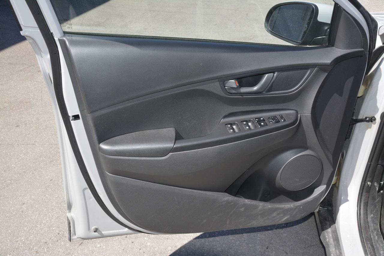 2023 Hyundai KONA 2.0L Preferred Photo