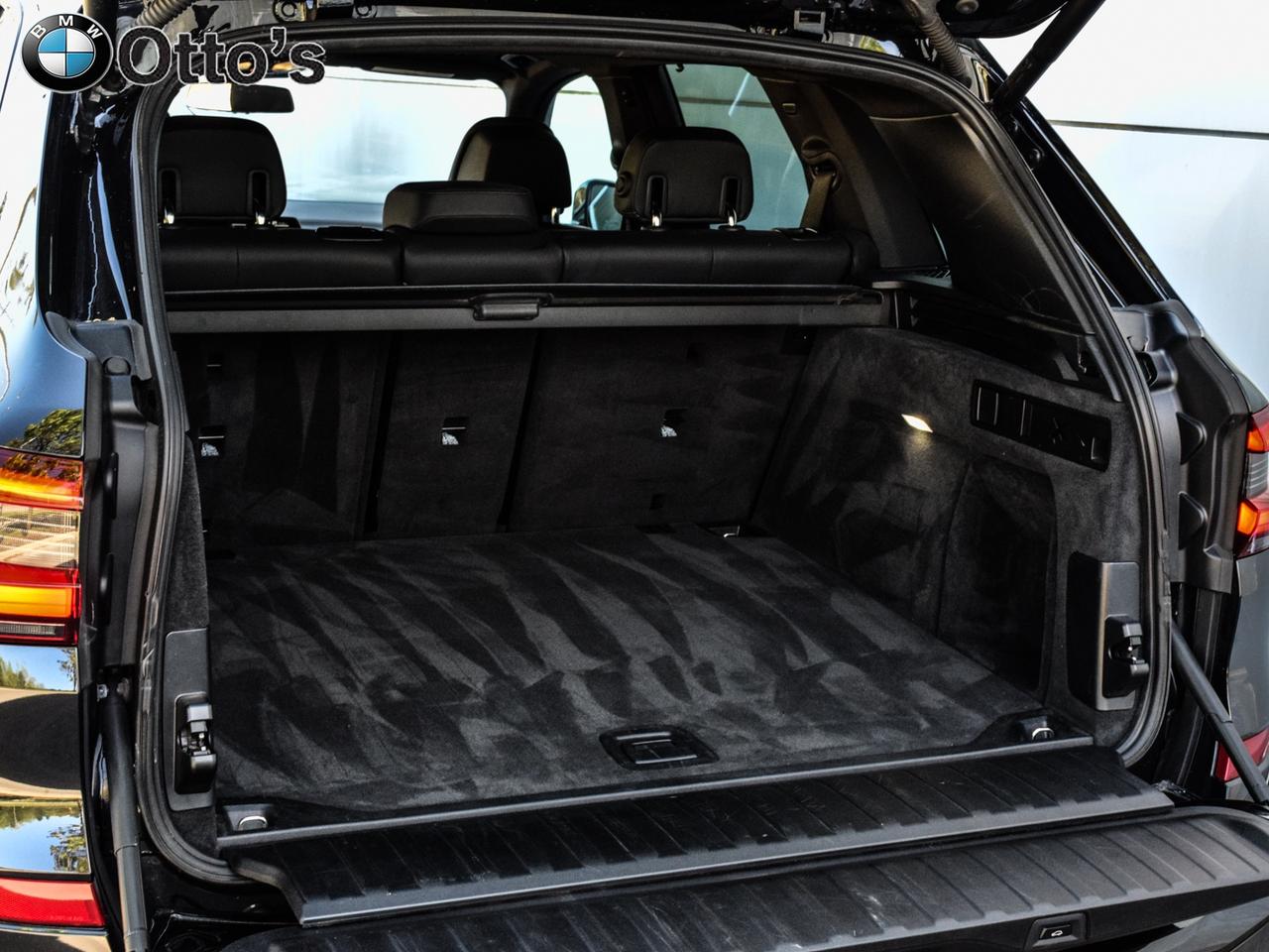 2022 BMW X5 xDrive40i Premium Enhanced M Sport Advanced Drivin Photo