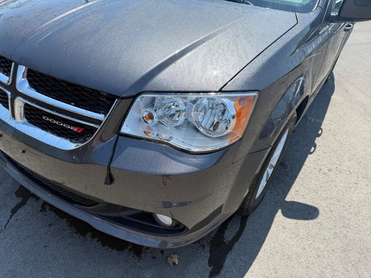 2018 Dodge Grand Caravan CVP/SXT Passenger Van Photo3