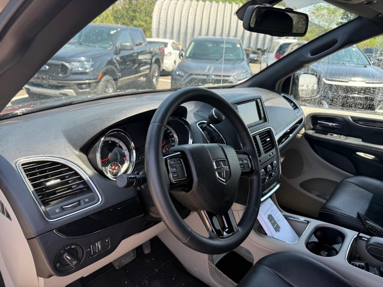 2018 Dodge Grand Caravan CVP/SXT Passenger Van Photo