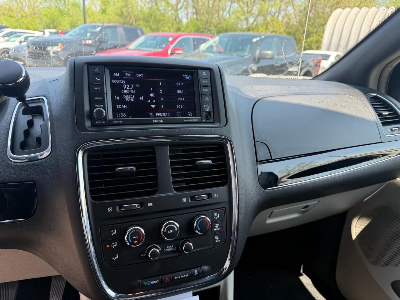 2018 Dodge Grand Caravan CVP/SXT Passenger Van Photo