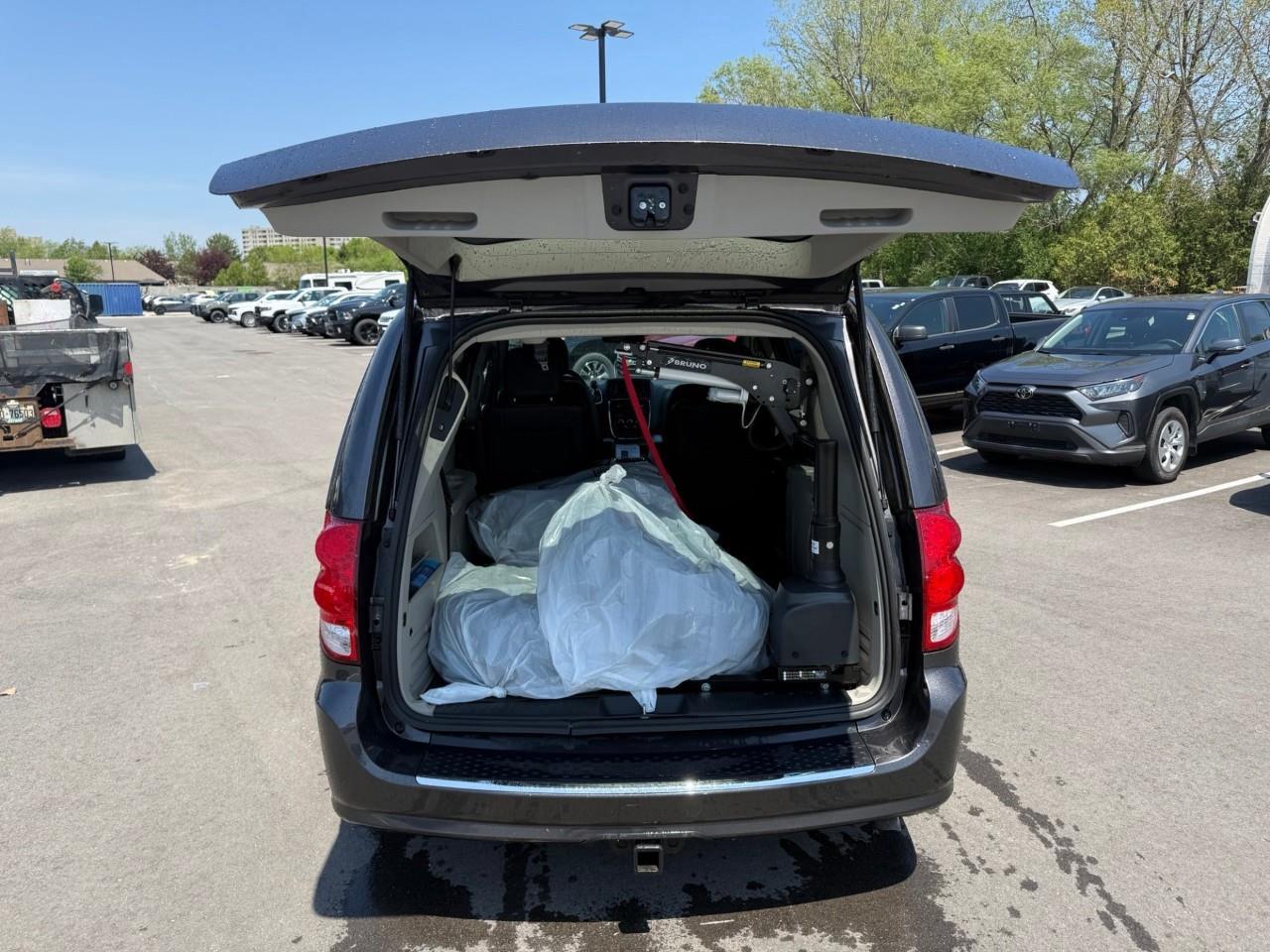 2018 Dodge Grand Caravan CVP/SXT Passenger Van Photo