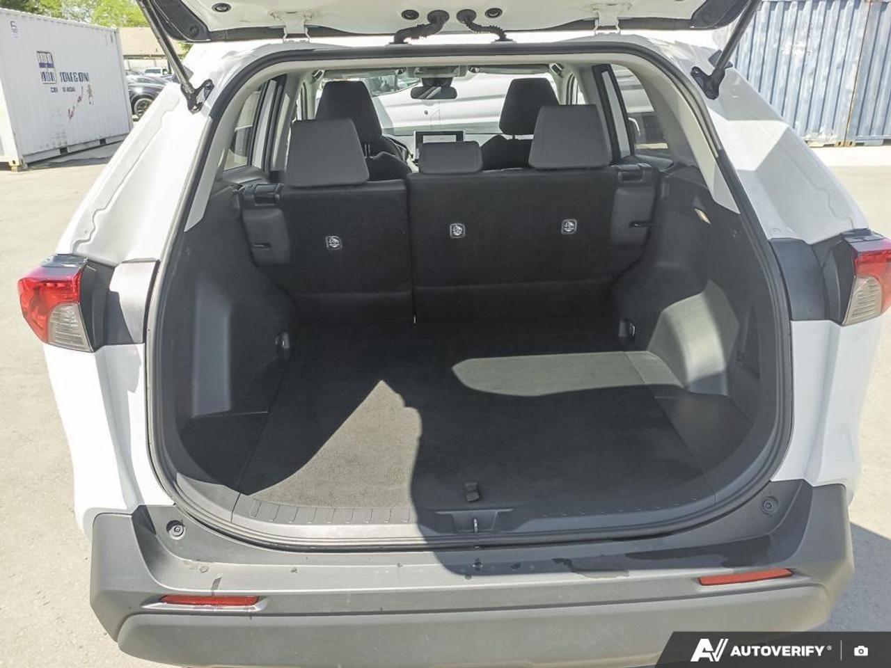 2025 Toyota RAV4 LE 4dr All-wheel Drive Photo