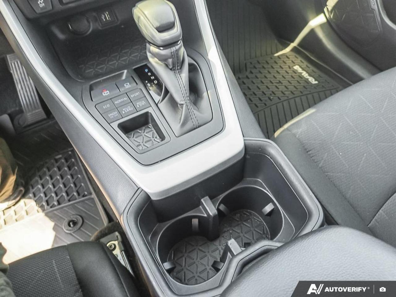 2025 Toyota RAV4 LE 4dr All-wheel Drive Photo