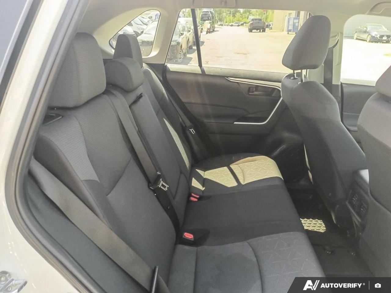 2025 Toyota RAV4 LE 4dr All-wheel Drive Photo