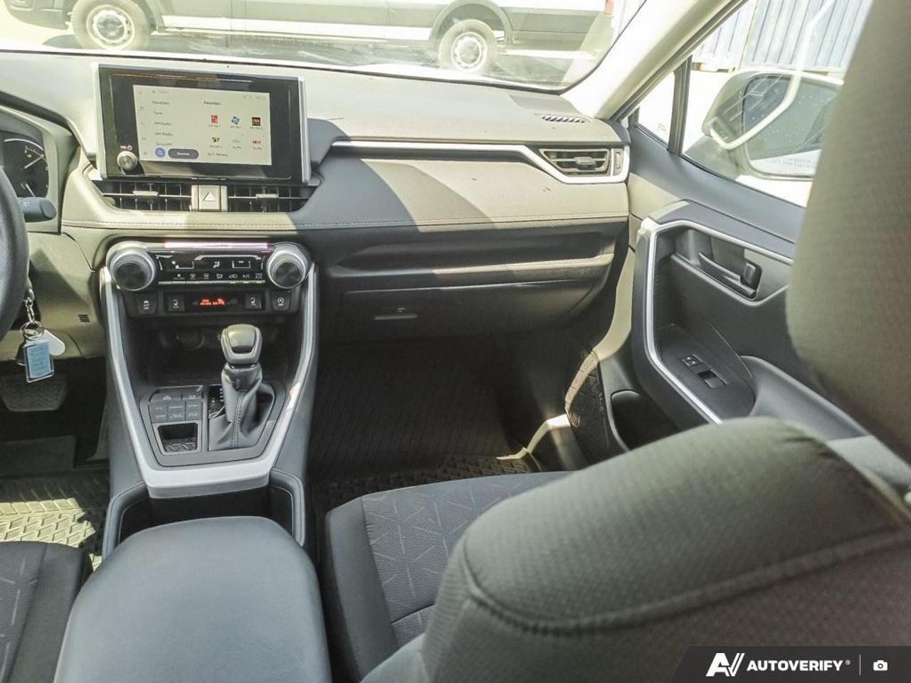 2025 Toyota RAV4 LE 4dr All-wheel Drive Photo