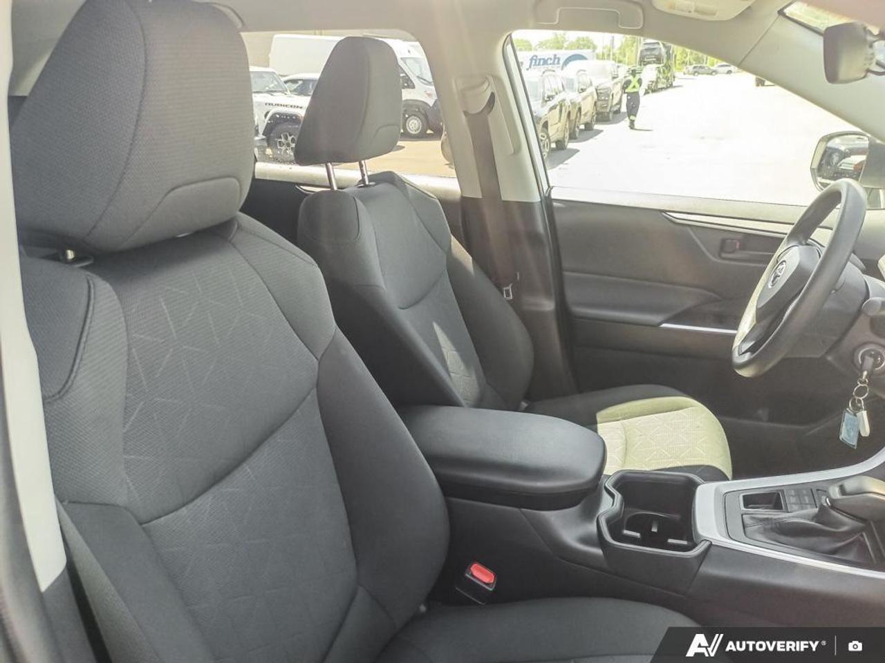 2025 Toyota RAV4 LE 4dr All-wheel Drive Photo