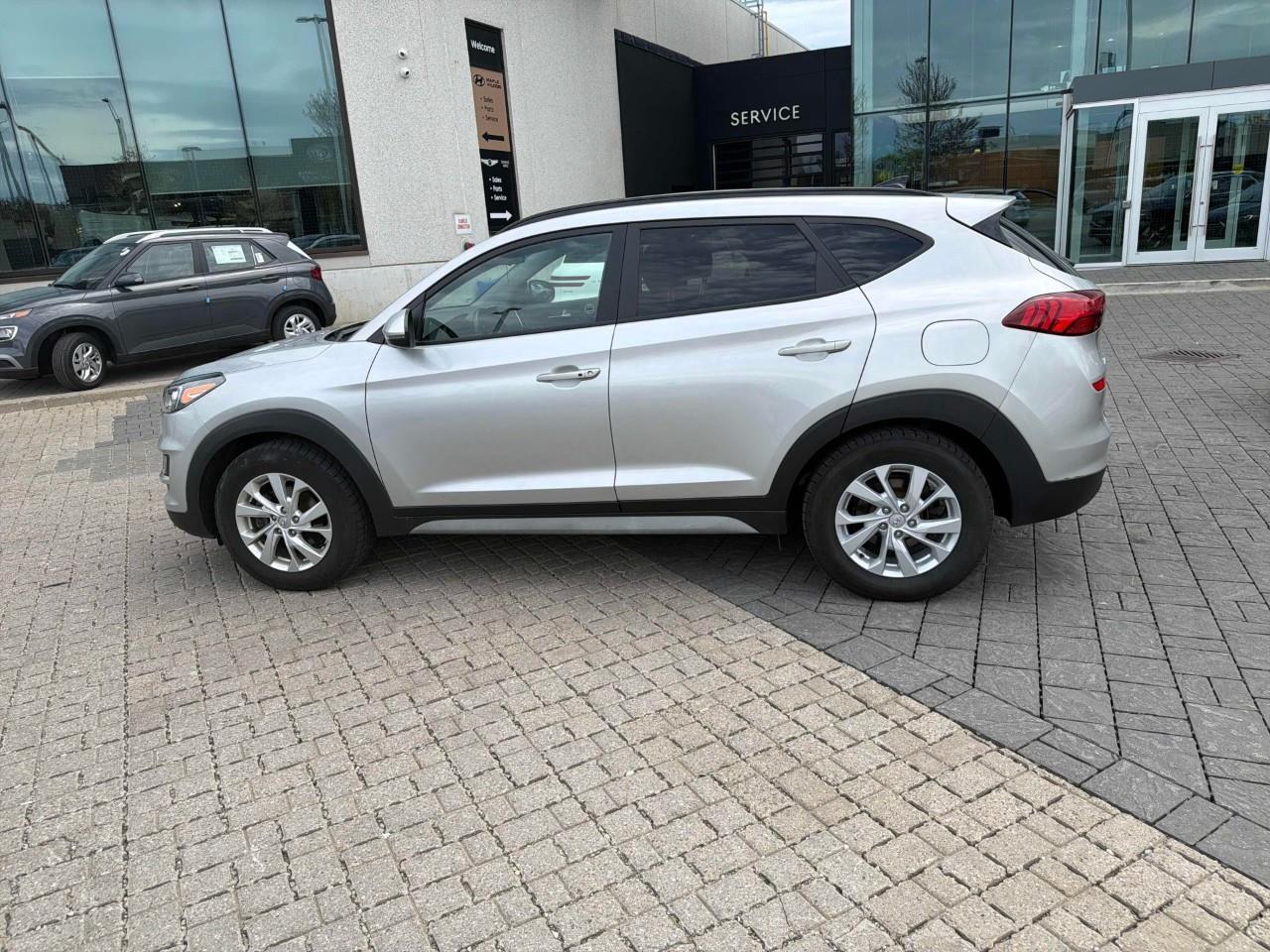 2020 Hyundai Tucson Preferred w/Sun & Leather Package 4dr All-Wheel Drive Photo2