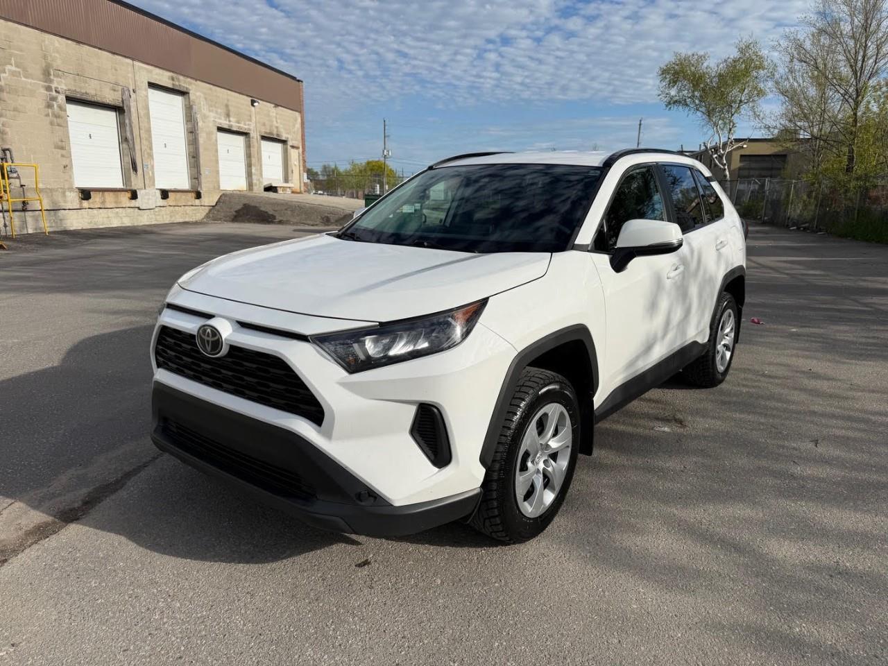 2020 Toyota RAV4 LE 4dr All-wheel Drive Photo0