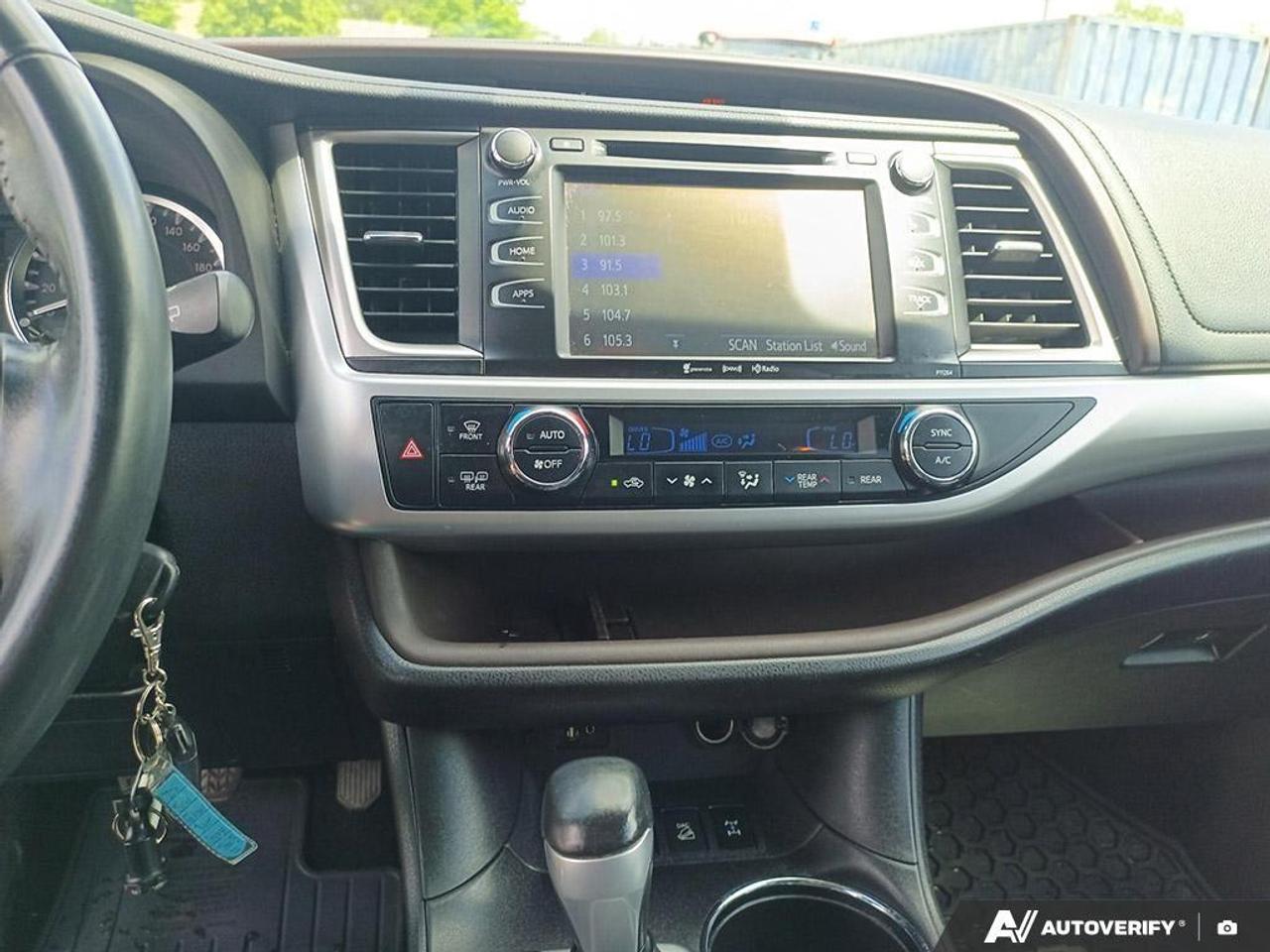 2016 Toyota Highlander LE 4dr All-wheel Drive Photo