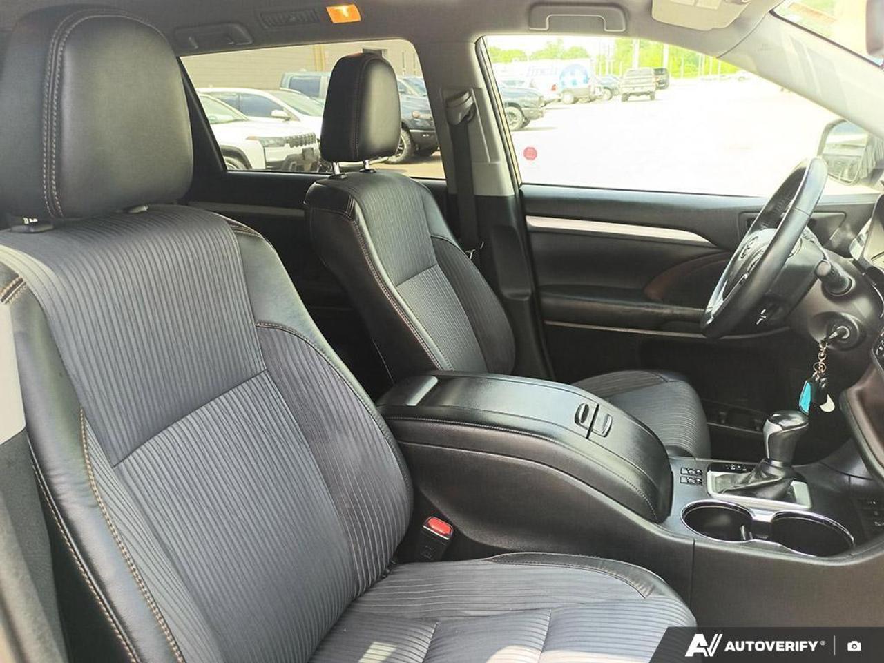 2016 Toyota Highlander LE 4dr All-wheel Drive Photo