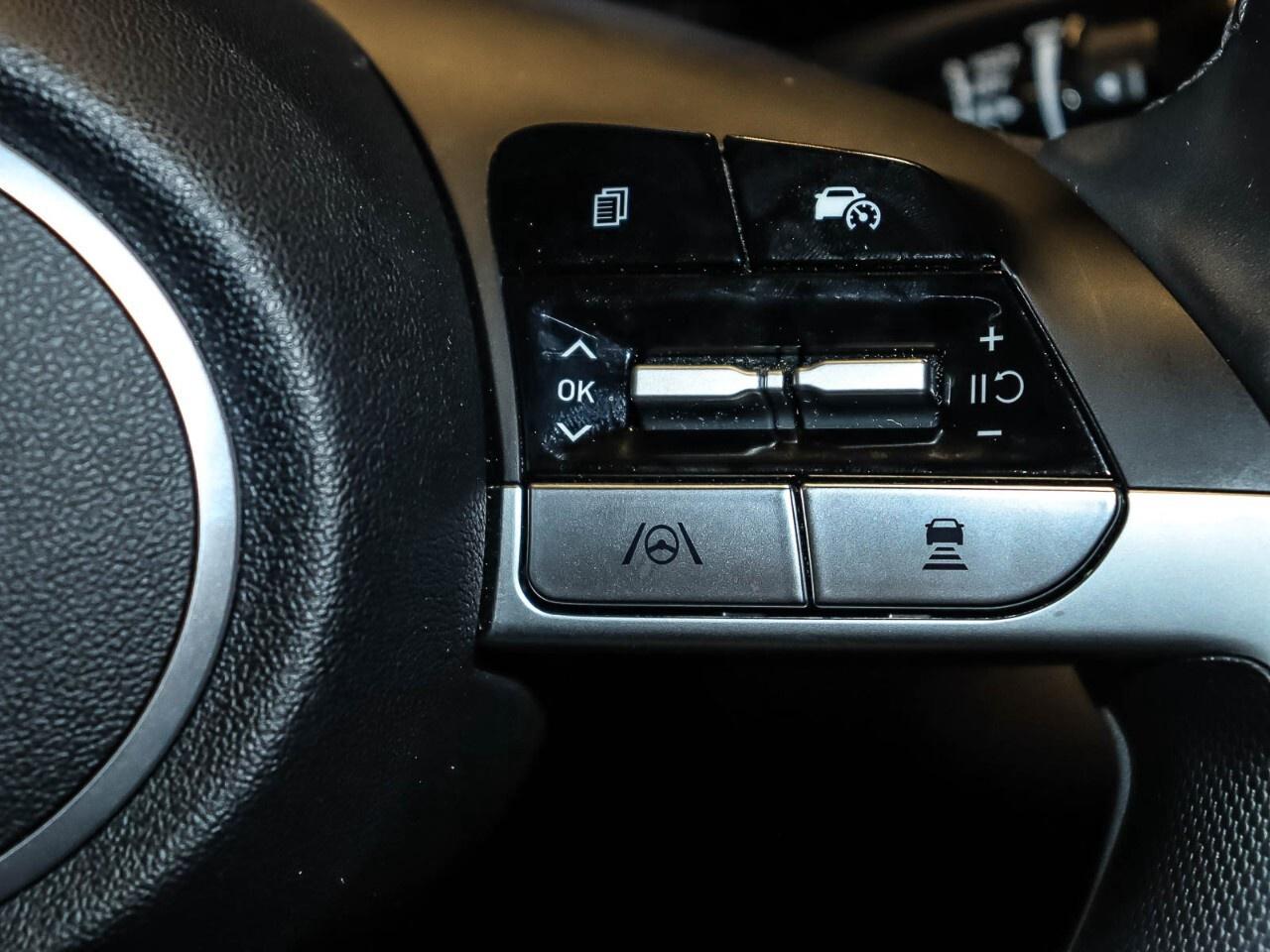 2025 Hyundai Elantra Luxury Photo