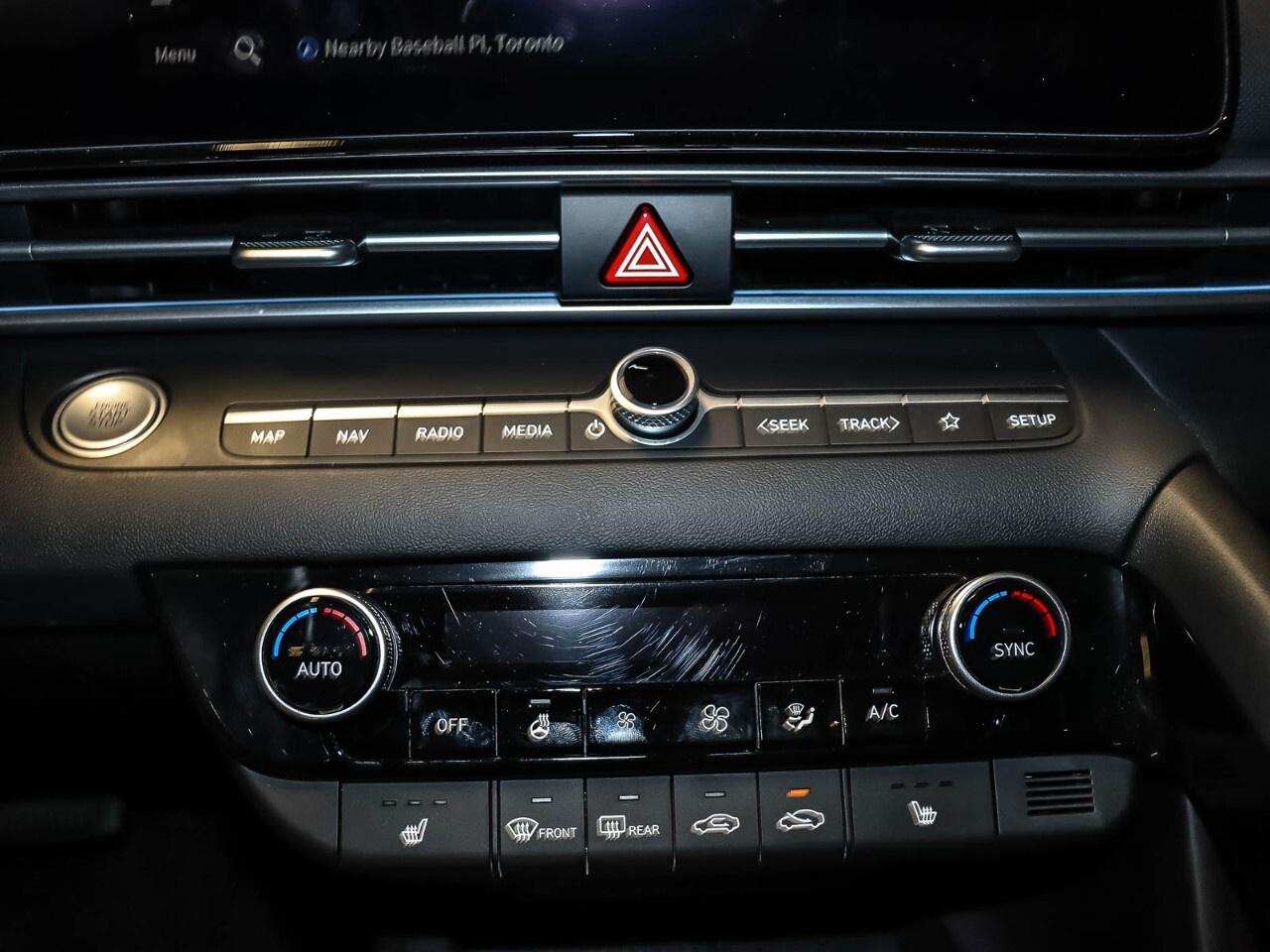 2025 Hyundai Elantra Luxury Photo