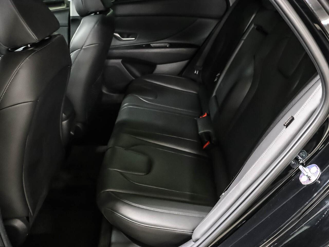 2025 Hyundai Elantra Luxury Photo