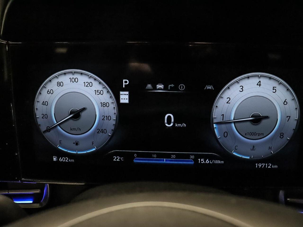 2025 Hyundai Elantra Luxury Photo