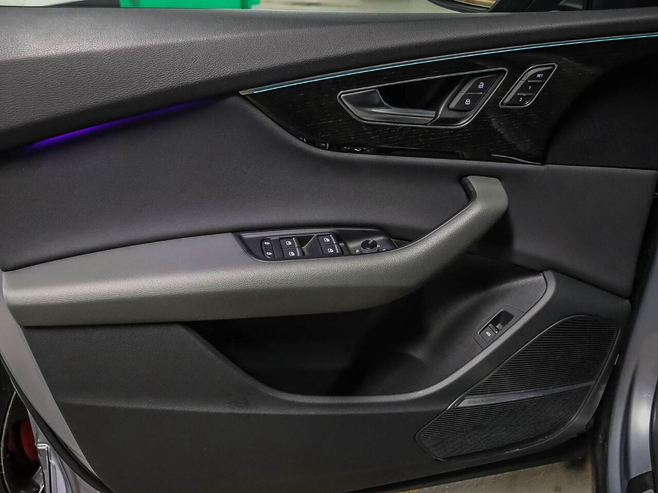 2019 Audi Q8 Technik 55 TFSI quattro Photo