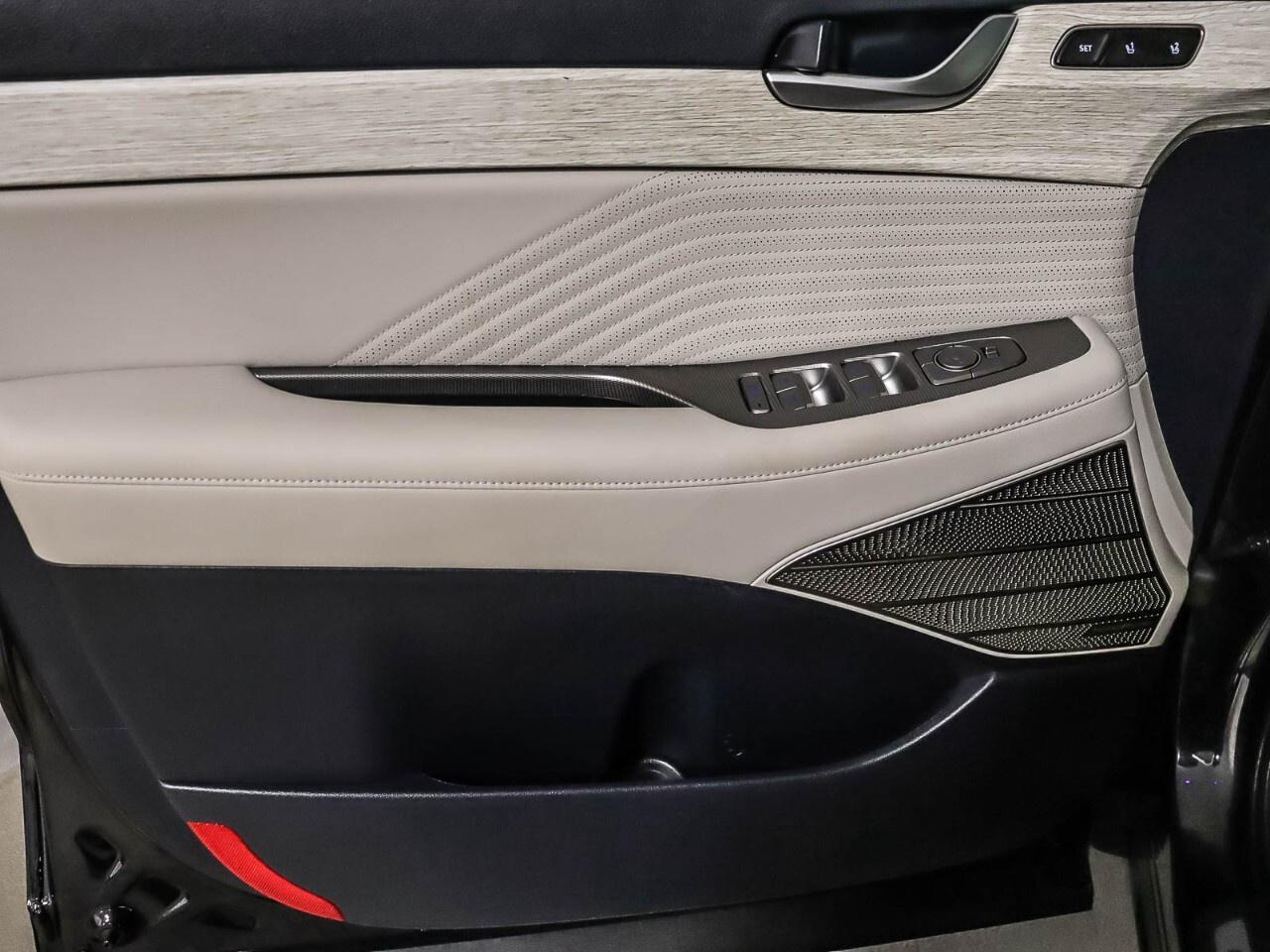 2024 Hyundai PALISADE Ultimate Calligraphy 7-Passenger AWD Photo