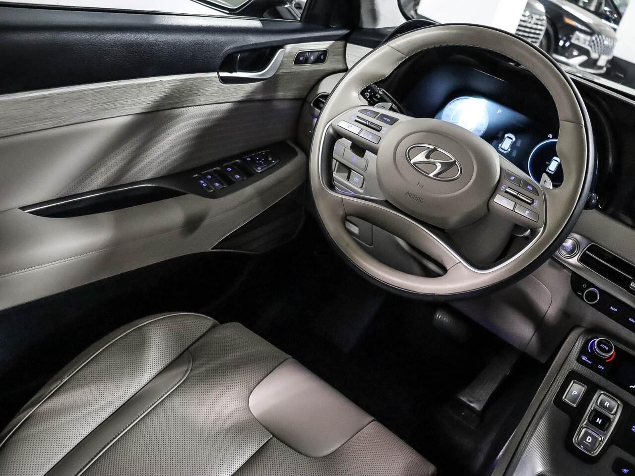 2024 Hyundai PALISADE Ultimate Calligraphy 7-Passenger AWD Photo
