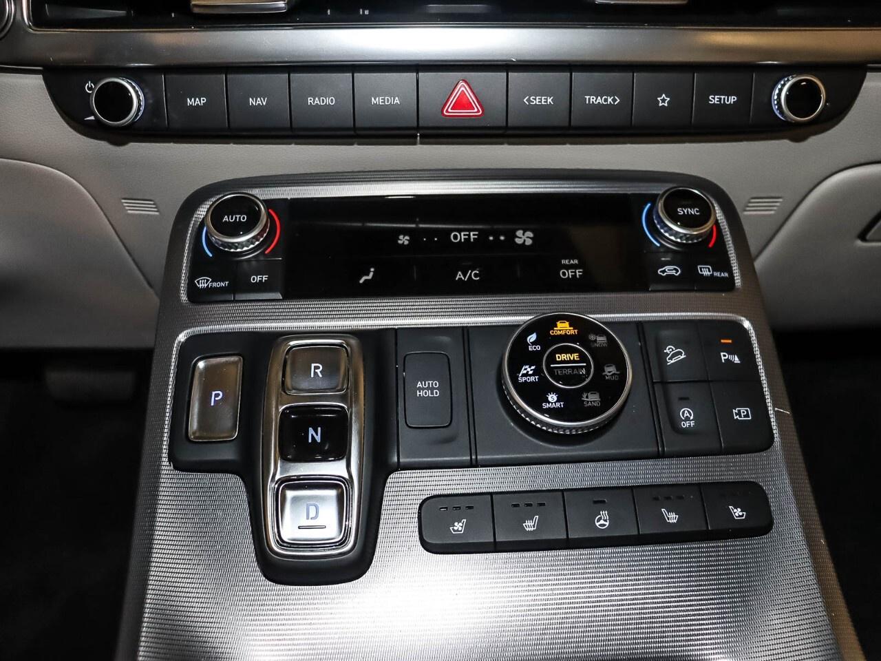 2024 Hyundai PALISADE Ultimate Calligraphy 7-Passenger AWD Photo