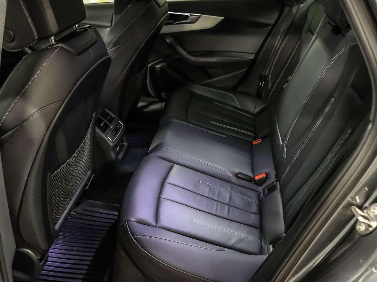 2023 Audi A4 Technik 45 TFSI quattro Photo