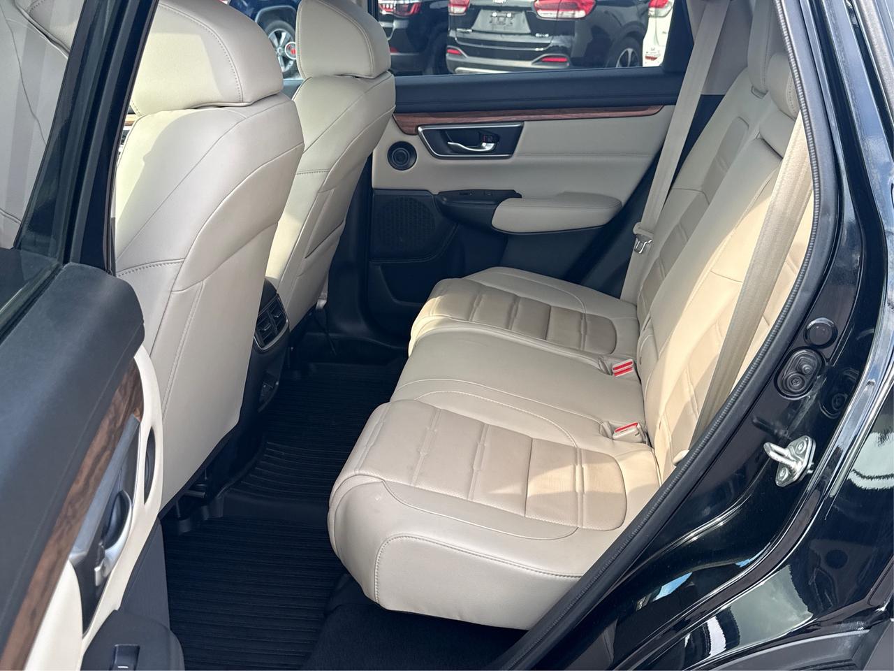 2018 Honda CR-V NAV LEATHER SUNROOF LOADED! WE FINANCE ALL CREDIT Photo