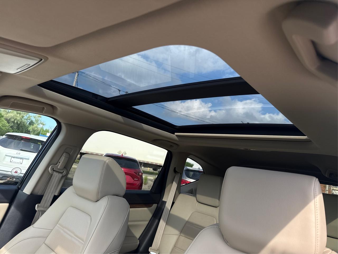 2018 Honda CR-V NAV LEATHER SUNROOF LOADED! WE FINANCE ALL CREDIT Photo
