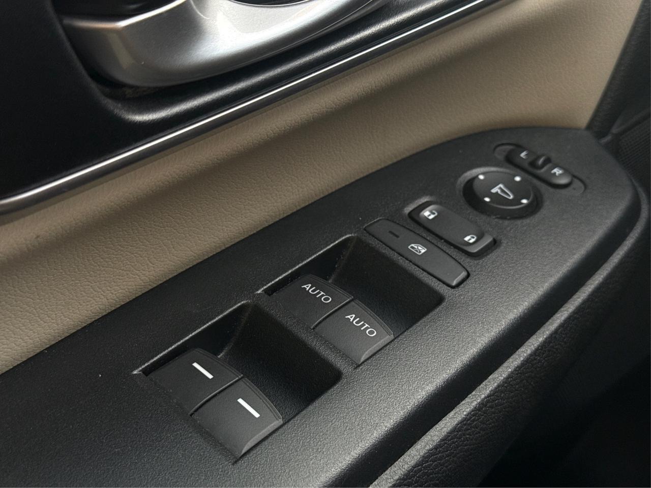 2018 Honda CR-V NAV LEATHER SUNROOF LOADED! WE FINANCE ALL CREDIT Photo