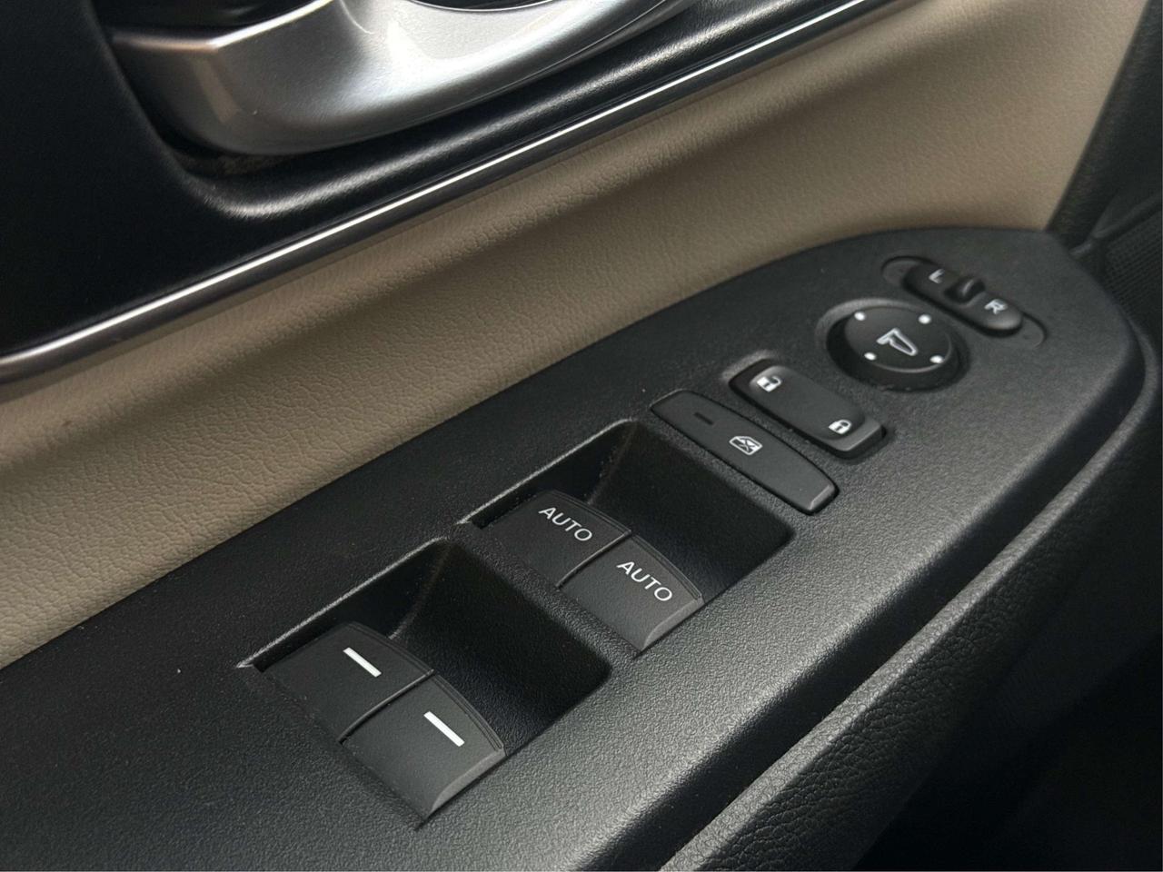 2018 Honda CR-V NAV LEATHER SUNROOF LOADED! WE FINANCE ALL CREDIT Photo