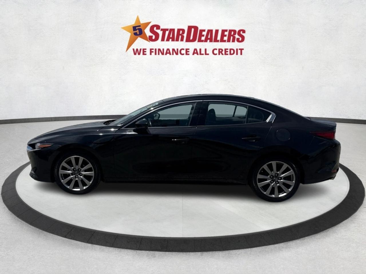 2024 Mazda MAZDA3 CERTIFIED EXTRA CLEAN  WE FINANCE ALL CREDIT Photo3