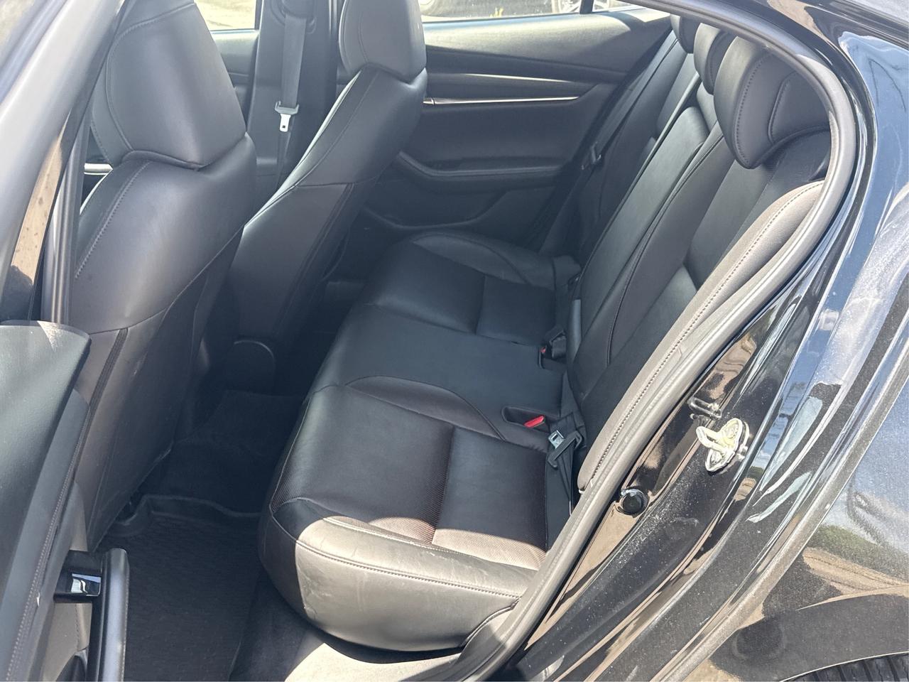 2024 Mazda MAZDA3 CERTIFIED EXTRA CLEAN  WE FINANCE ALL CREDIT Photo