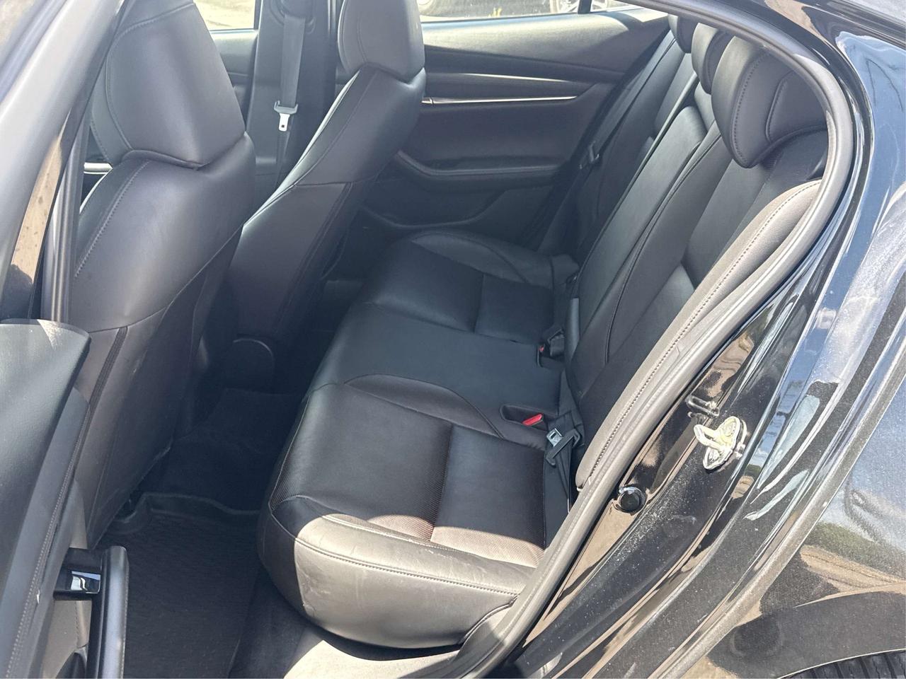 2024 Mazda MAZDA3 CERTIFIED EXTRA CLEAN  WE FINANCE ALL CREDIT Photo