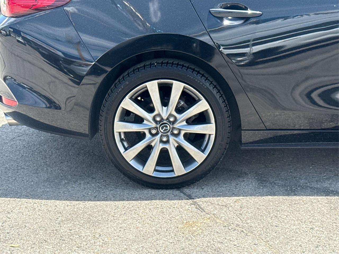 2024 Mazda MAZDA3 CERTIFIED EXTRA CLEAN  WE FINANCE ALL CREDIT Photo