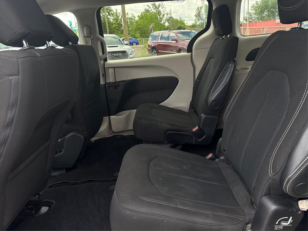 2023 Chrysler Grand Caravan CERTIFIED MINT  LOADED WE FINANCE ALL CREDIT Photo
