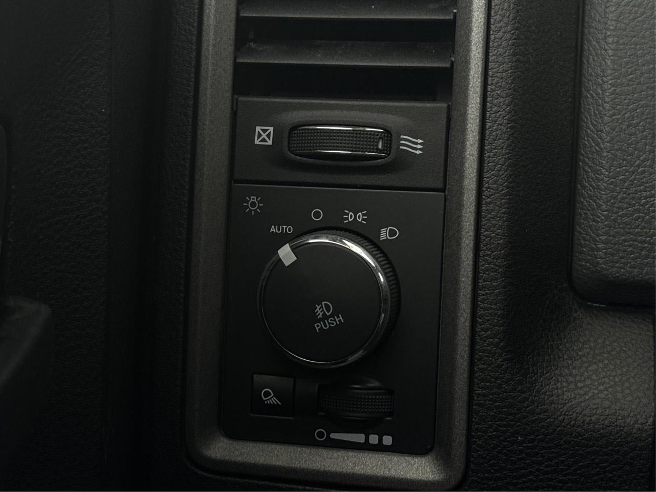 2019 RAM 1500 Classic Express 4x4 Crew Cab 5'7  Bx WE FINANCE ALL CREDIT Photo