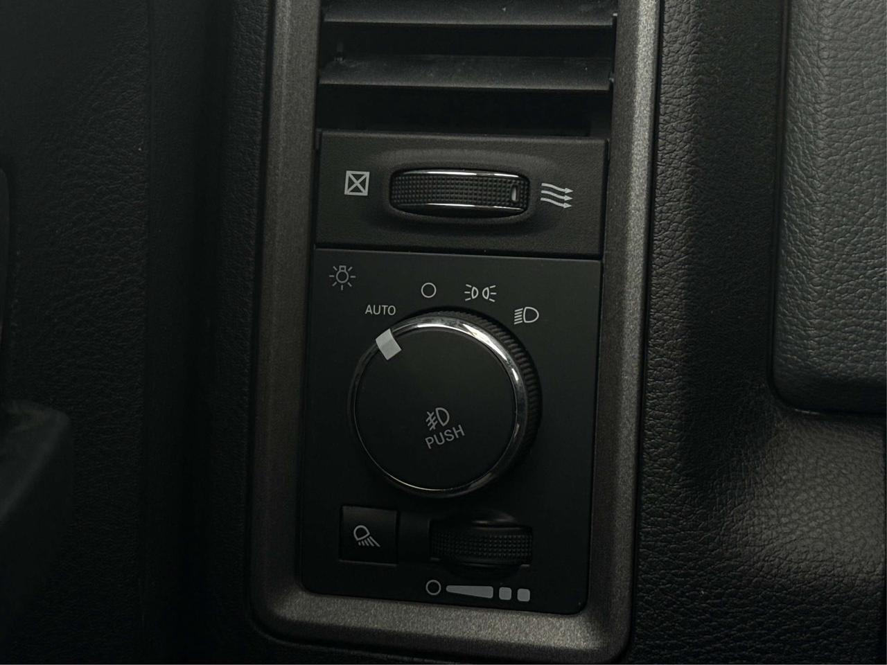 2019 RAM 1500 Express 4x4 Crew Cab 5'7  Bx WE FINANCE ALL CREDIT Photo