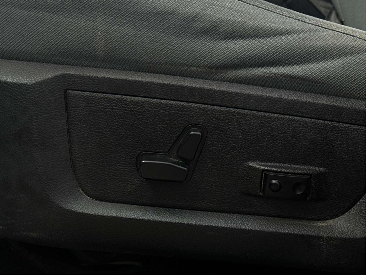 2019 RAM 1500 Express 4x4 Crew Cab 5'7  Bx WE FINANCE ALL CREDIT Photo