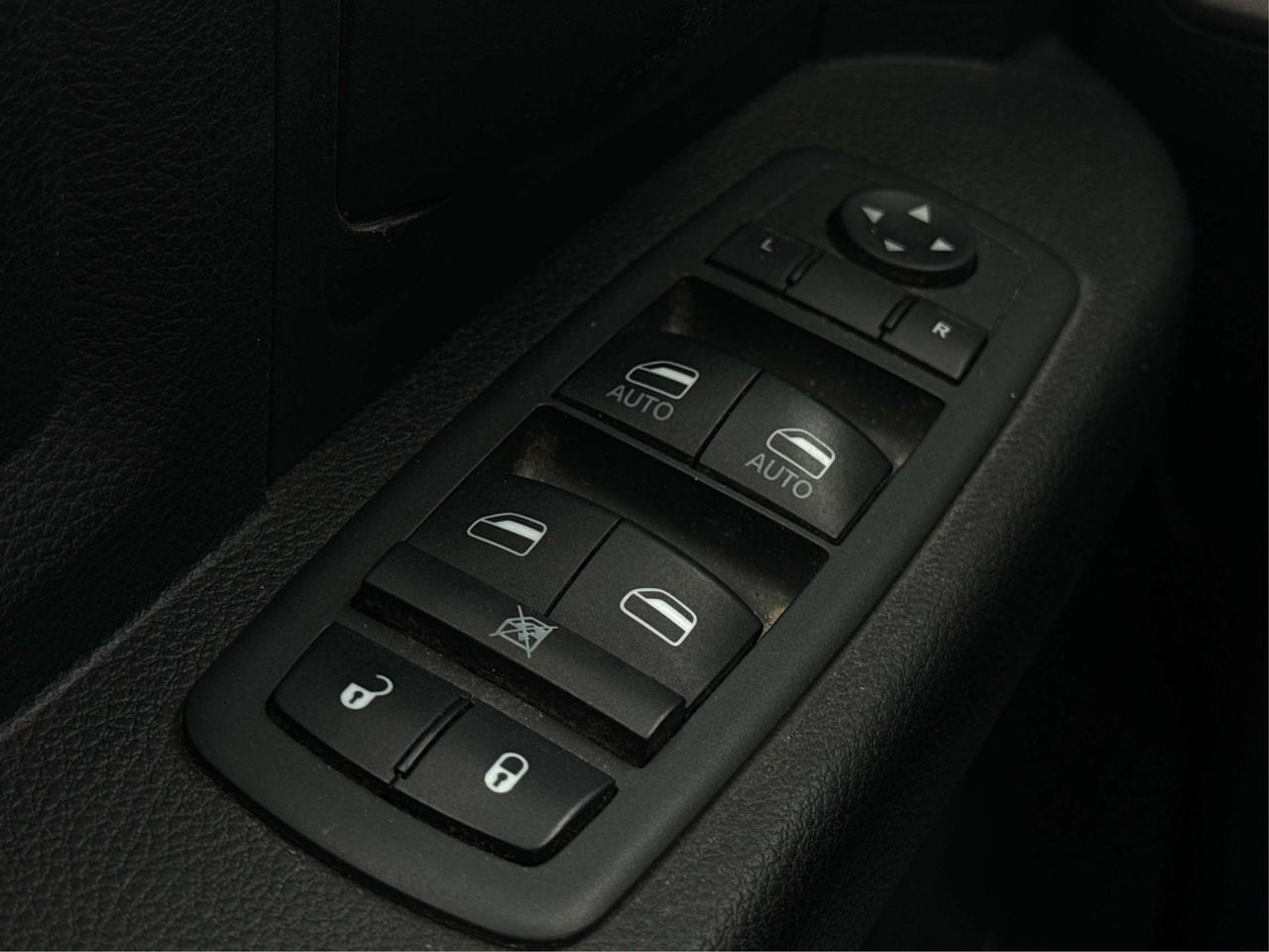 2019 RAM 1500 Express 4x4 Crew Cab 5'7  Bx WE FINANCE ALL CREDIT Photo