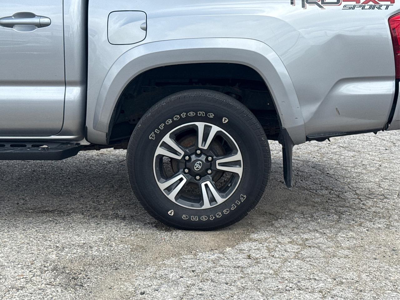 2016 Toyota Tacoma 4WD Double Cab V6 Man TRD Sport WE FINANCE ALL! Photo