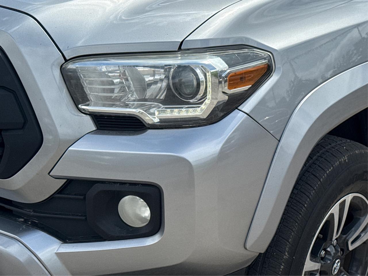 2016 Toyota Tacoma 4WD Double Cab V6 Man TRD Sport WE FINANCE ALL! Photo