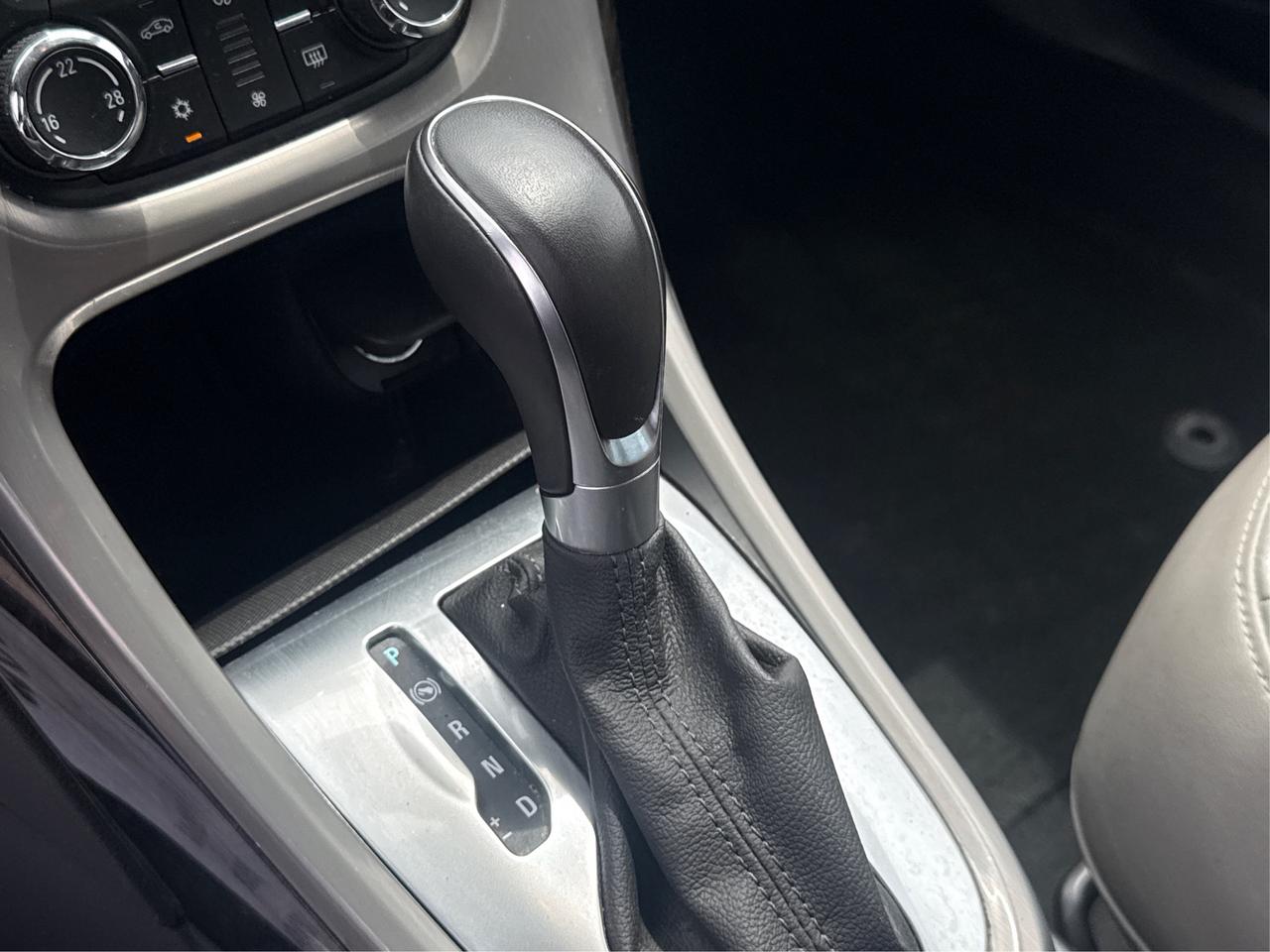 2015 Buick Verano LEATHER SUNROOF HEATED SEATS WE FINANCE ALL CREDIT Photo