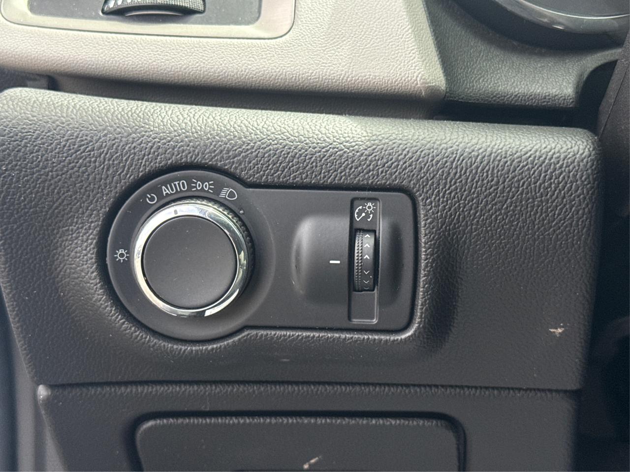 2015 Buick Verano LEATHER SUNROOF HEATED SEATS WE FINANCE ALL CREDIT Photo