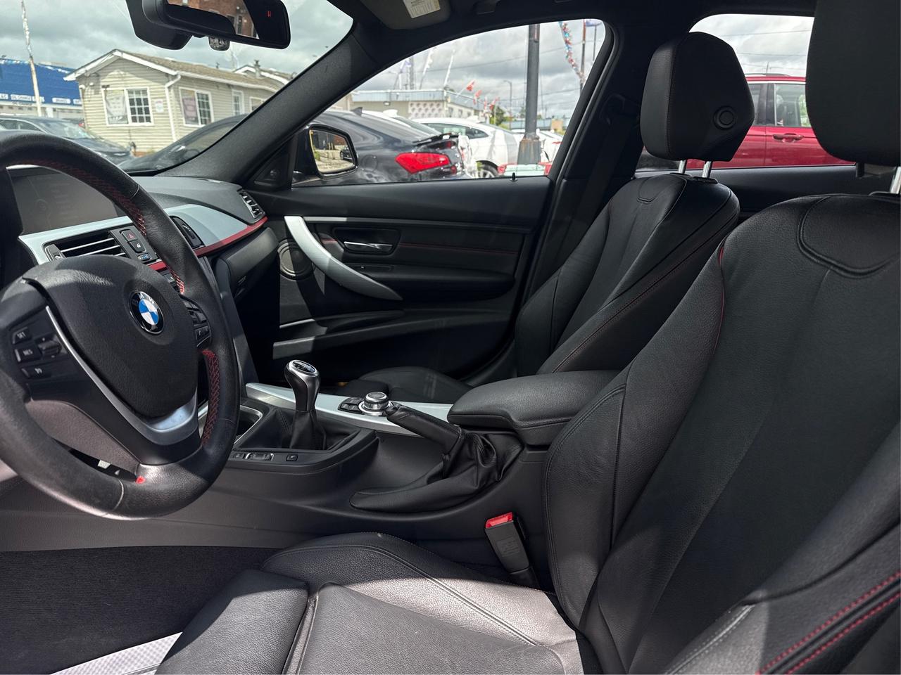 2013 BMW 3 Series 4dr Sdn 335i xDrive AWD Photo