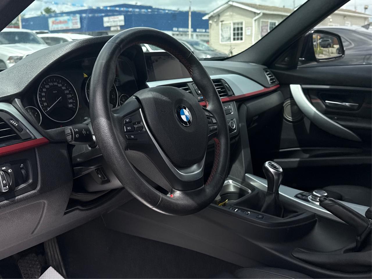 2013 BMW 3 Series 4dr Sdn 335i xDrive AWD Photo