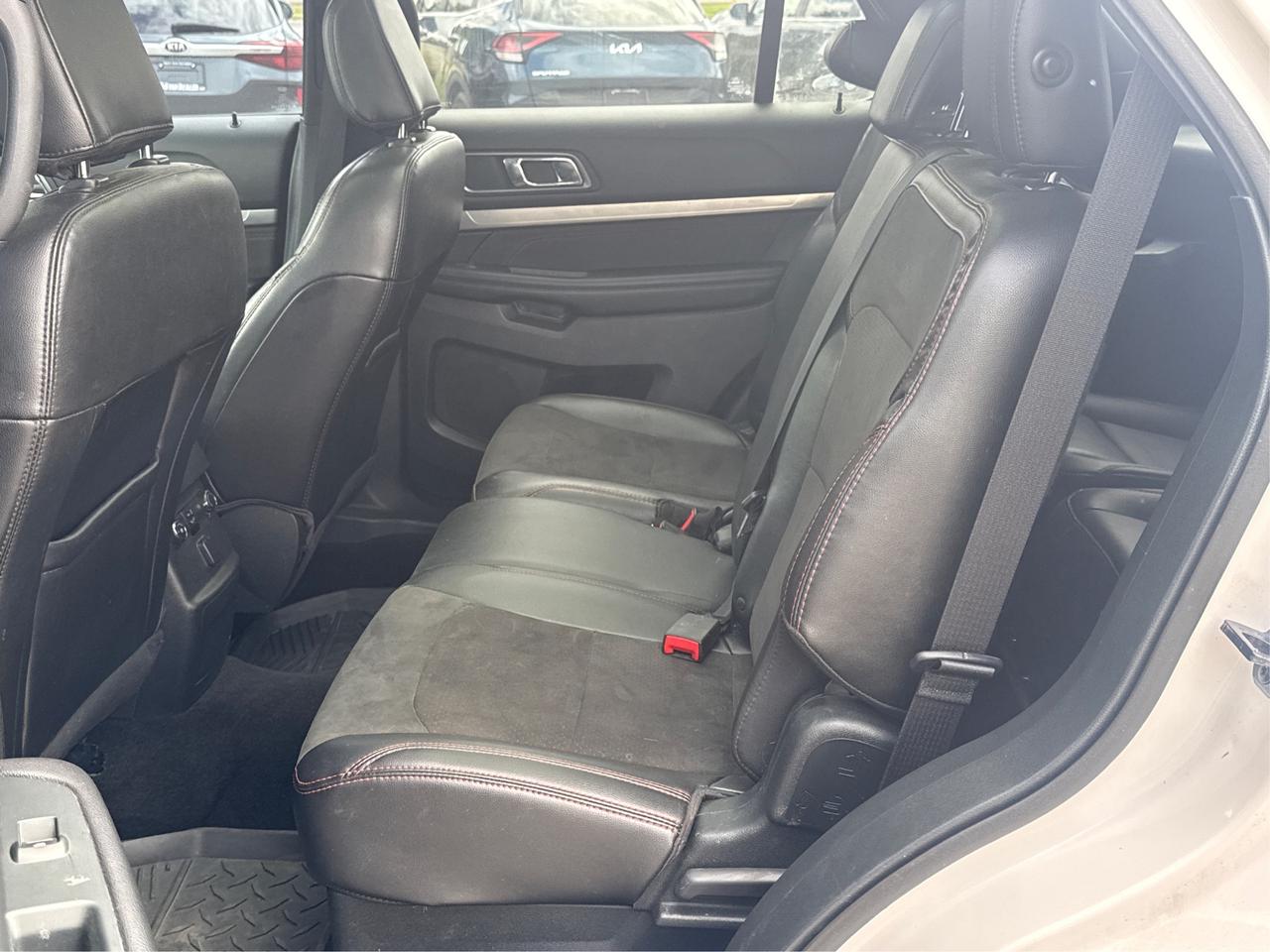 2018 Ford Explorer NAV LTHER PANORAMIC SUNROOF WE FINANCE ALL CREDIT Photo