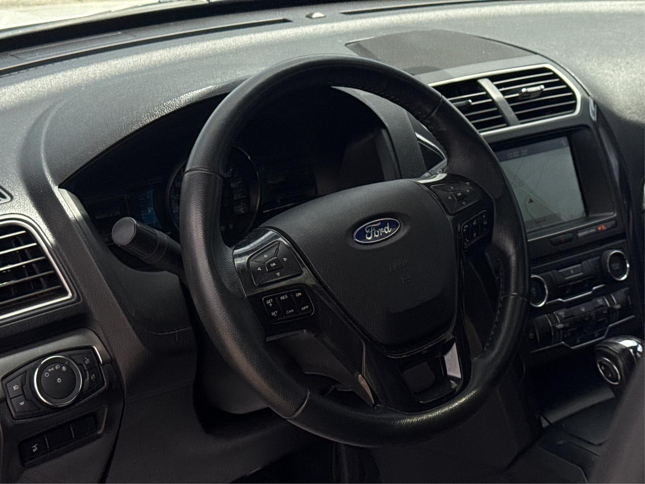 2018 Ford Explorer NAV LTHER PANORAMIC SUNROOF WE FINANCE ALL CREDIT Photo