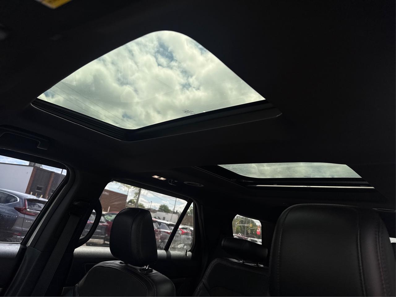 2018 Ford Explorer NAV LTHER PANORAMIC SUNROOF WE FINANCE ALL CREDIT Photo