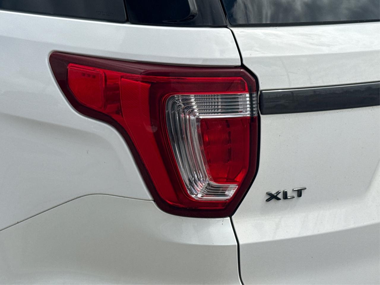 2018 Ford Explorer NAV LTHER PANORAMIC SUNROOF WE FINANCE ALL CREDIT Photo