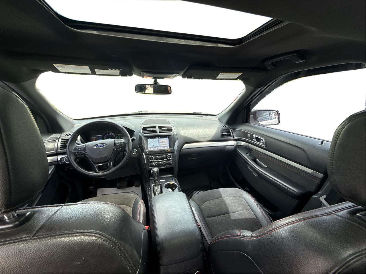 2018 Ford Explorer NAV LTHER PANORAMIC SUNROOF WE FINANCE ALL CREDIT Photo
